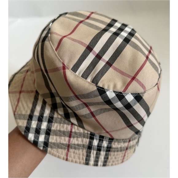 VINTAGE BURBERRY NOVA CHECK REVERSIBLE BUCKET - Picture 3 of 9